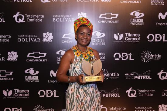 Carlina Esterilla Titán Caracol 2024